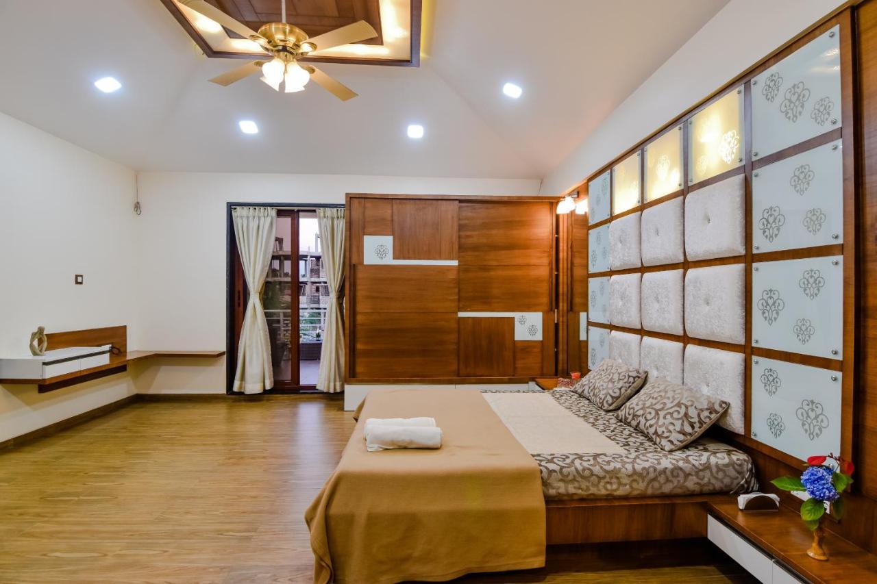 Lifeline Villas - Luxurious Taraangan 4 Mountain View Villa With Biggest Pool And Huge Open Area Lonavala Exterior photo