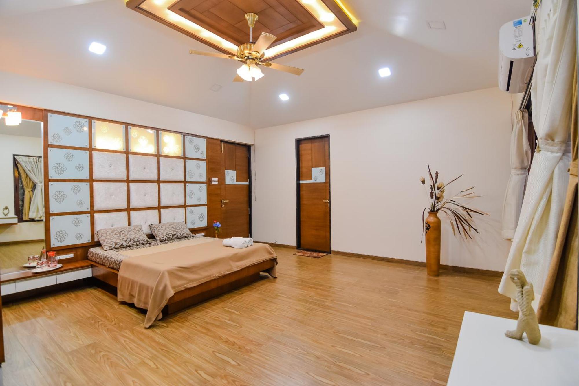 Lifeline Villas - Luxurious Taraangan 4 Mountain View Villa With Biggest Pool And Huge Open Area Lonavala Exterior photo